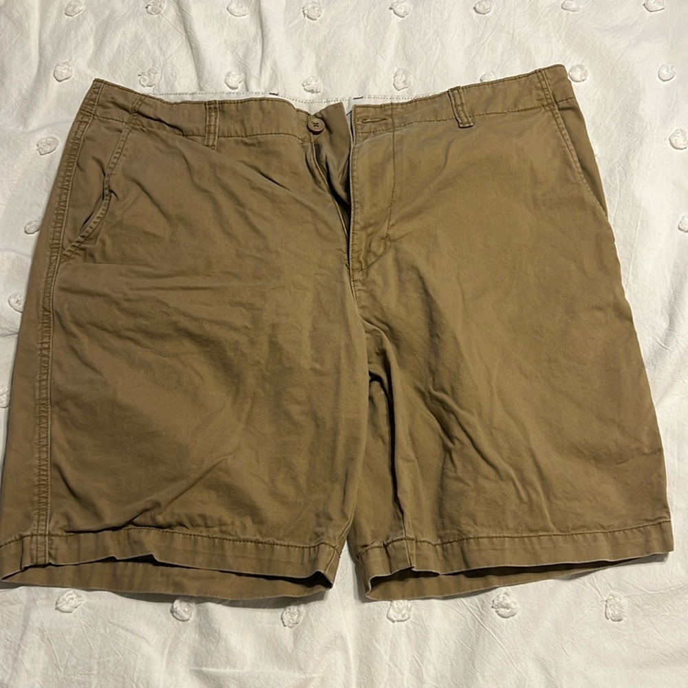 old navy cargo shorts.
